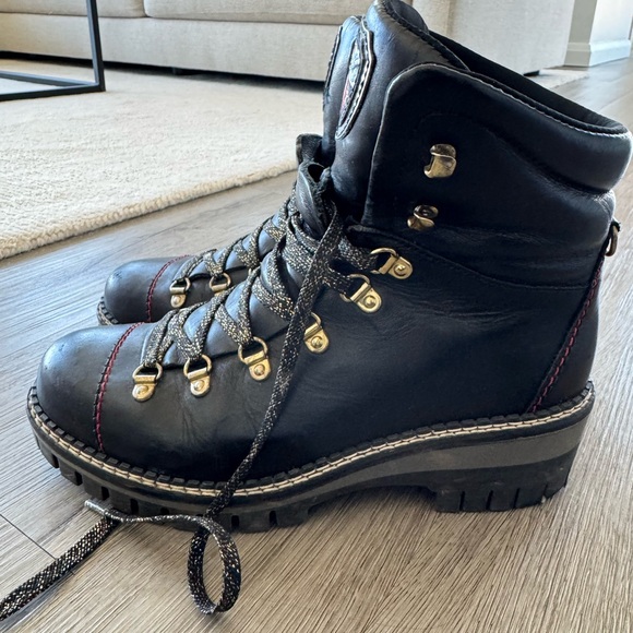 Italian Stylish Black Lace-Up Boots with Crest Detail - Picture 2 of 6